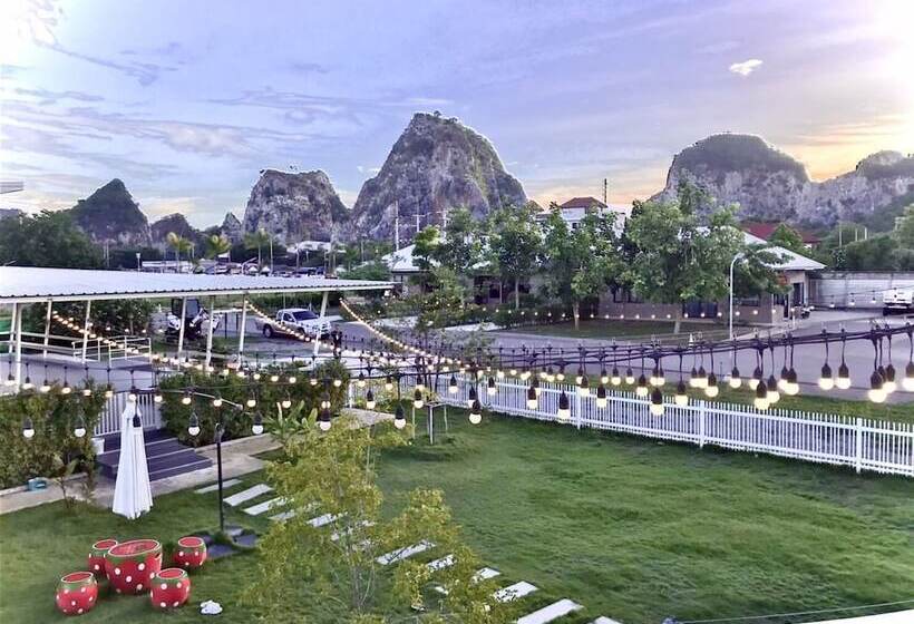 Отель Rock Resort