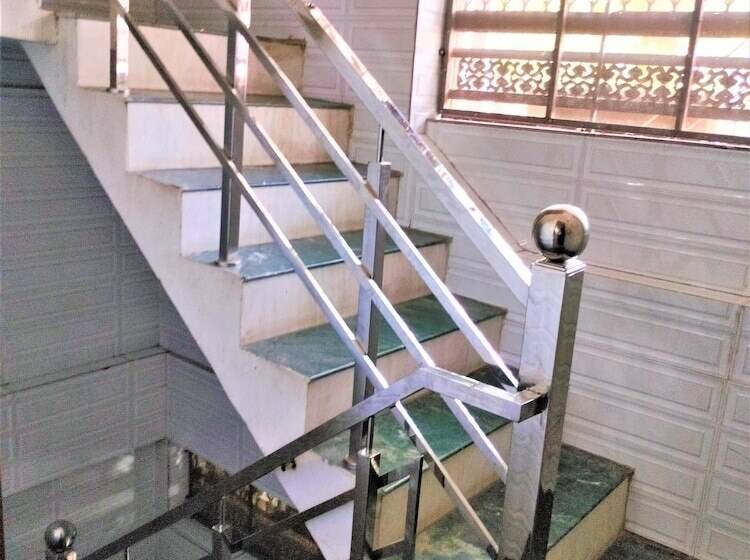 호텔 Shamim Residency Near Nizamuddin Dargah