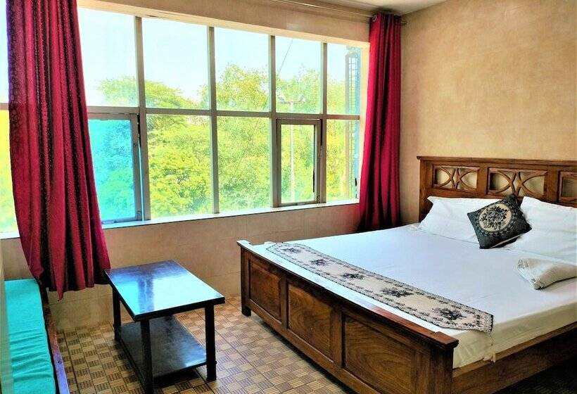 호텔 Shamim Residency Near Nizamuddin Dargah