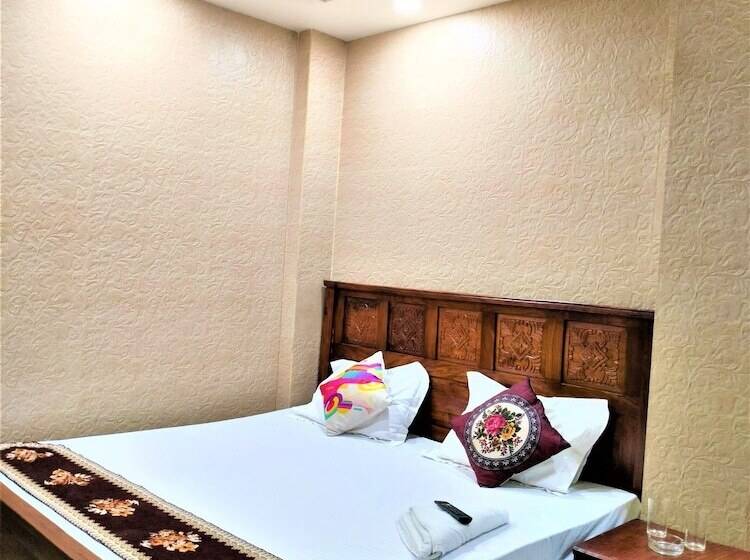 호텔 Shamim Residency Near Nizamuddin Dargah