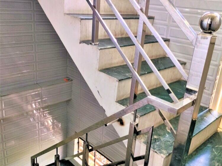 호텔 Shamim Residency Near Nizamuddin Dargah