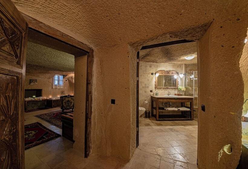 ホテル Shiraz Cave Cappadocia