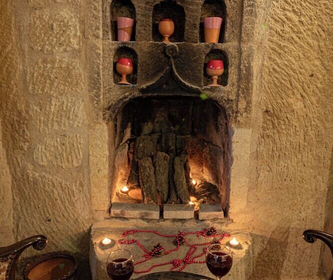 ホテル Shiraz Cave Cappadocia