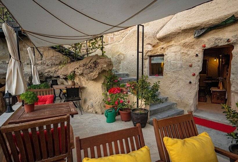 هتل Shiraz Cave Cappadocia