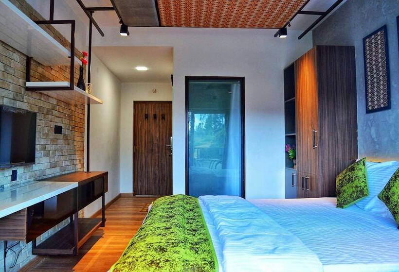 Отель The 643 Holiday Homes