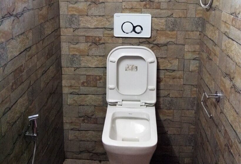 Отель The 643 Holiday Homes