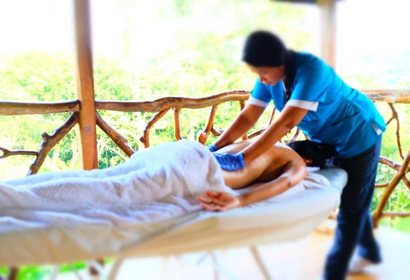 فندق The River House   Upscale Lodge