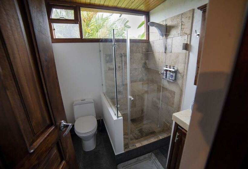 فندق The River House   Upscale Lodge