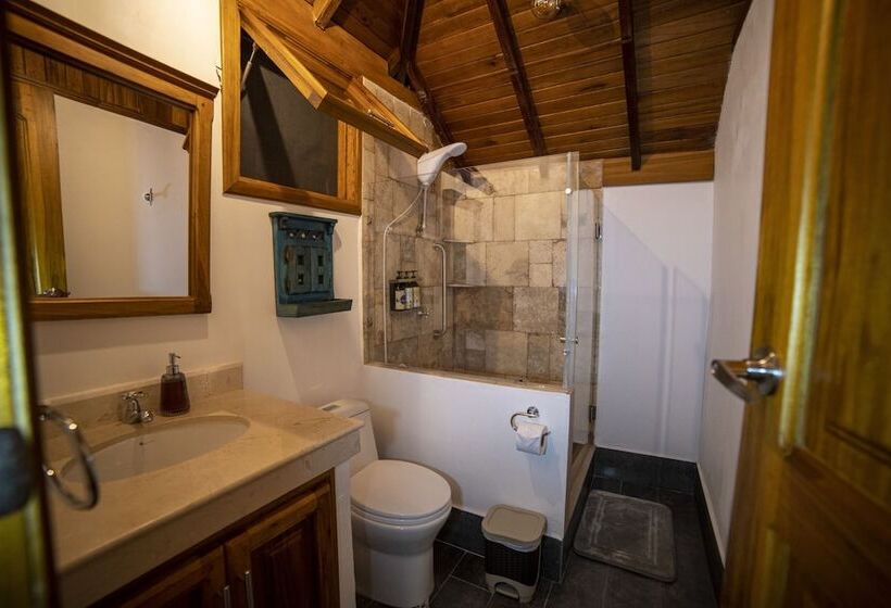 فندق The River House   Upscale Lodge