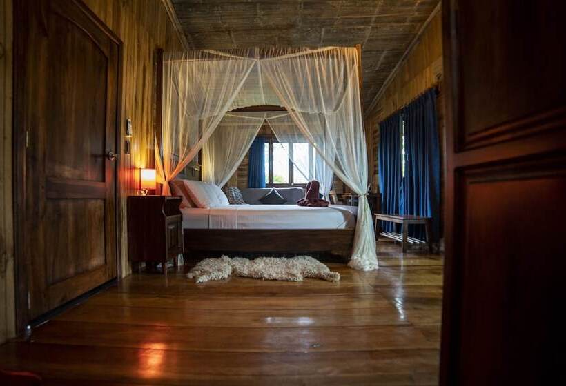 فندق The River House   Upscale Lodge