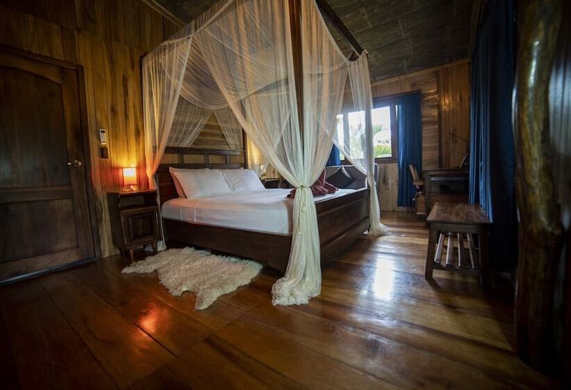 فندق The River House   Upscale Lodge