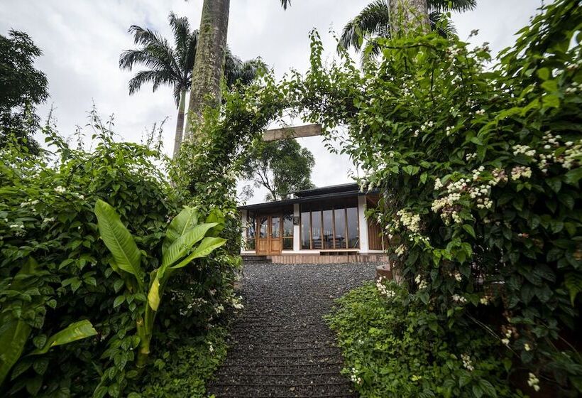 فندق The River House   Upscale Lodge