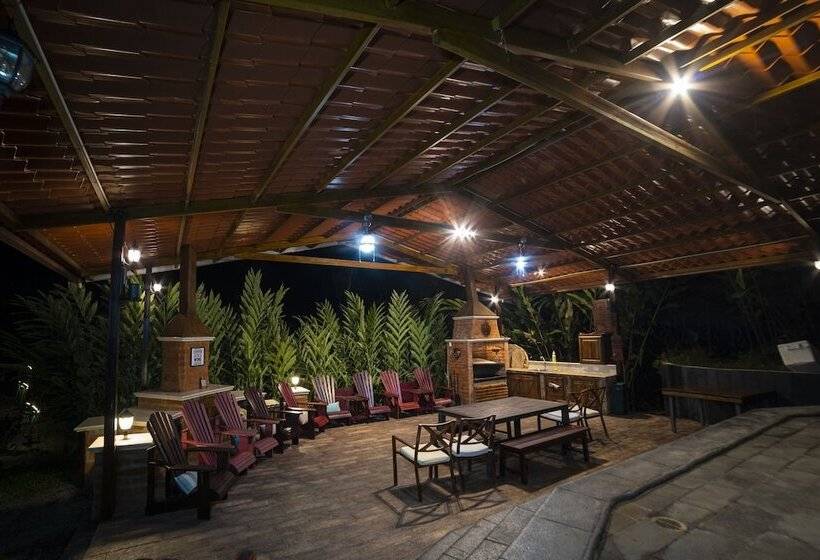 فندق The River House   Upscale Lodge