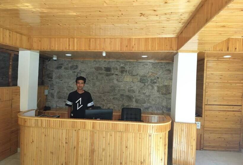 酒店 Tirthan Villa And Resort