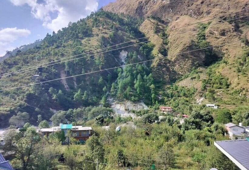 酒店 Tirthan Villa And Resort