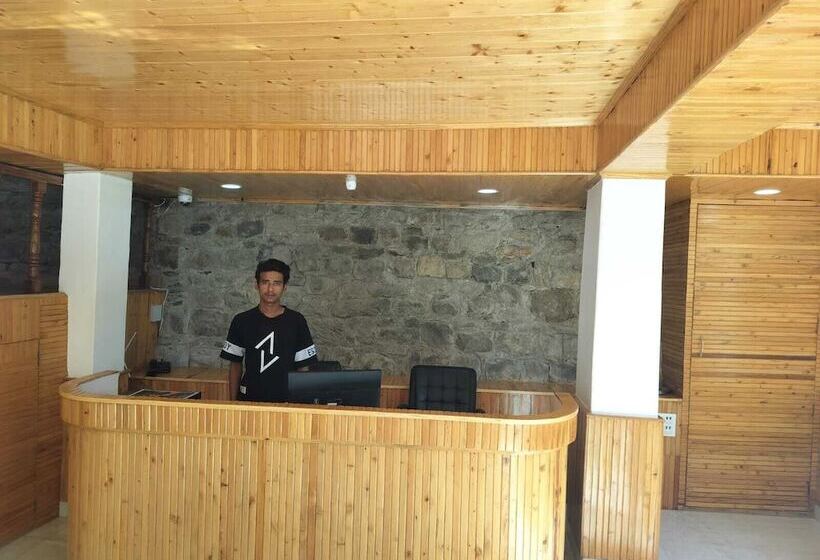 酒店 Tirthan Villa And Resort