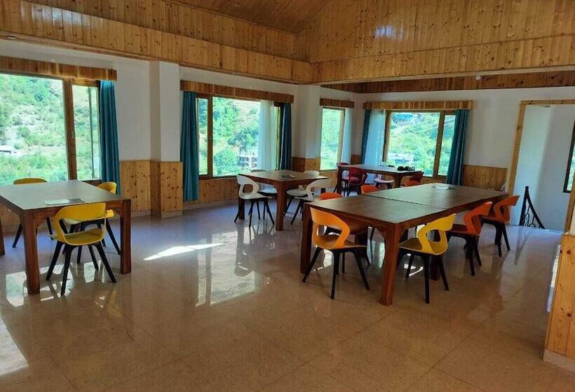 酒店 Tirthan Villa And Resort