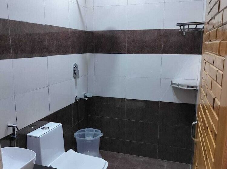 酒店 Tirthan Villa And Resort