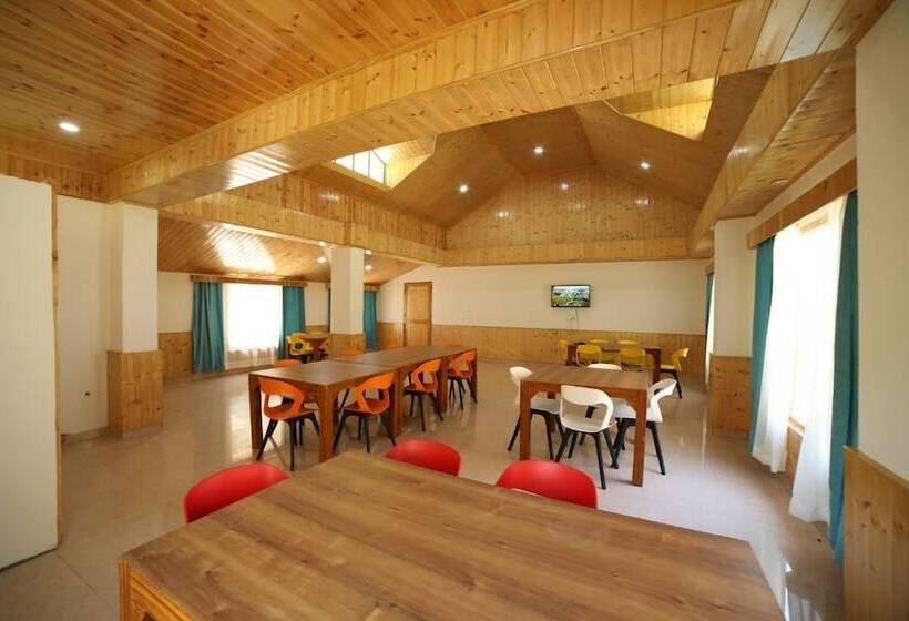 酒店 Tirthan Villa And Resort