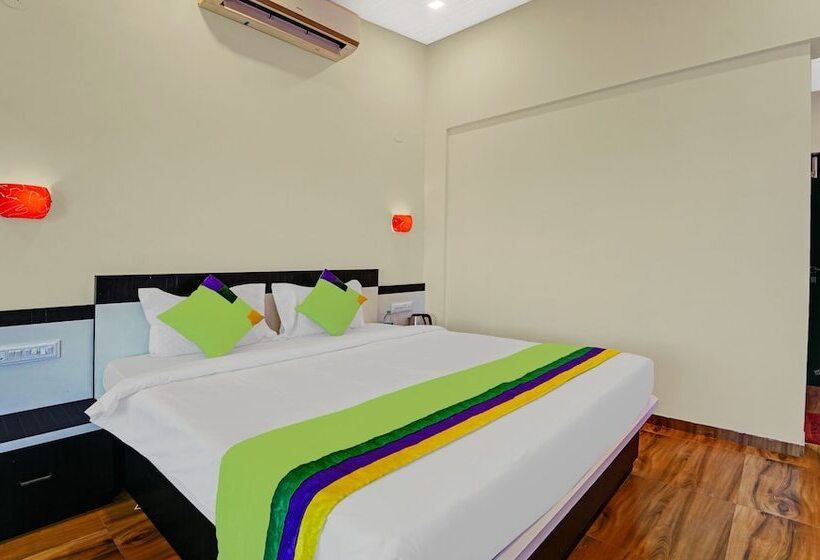 בית מלון כפרי Treebo Trend Breeze Mansion