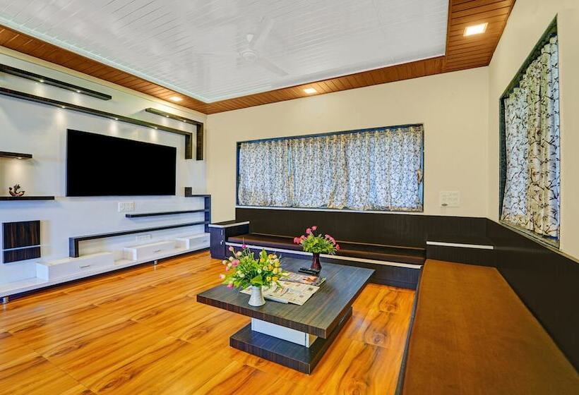 בית מלון כפרי Treebo Trend Breeze Mansion