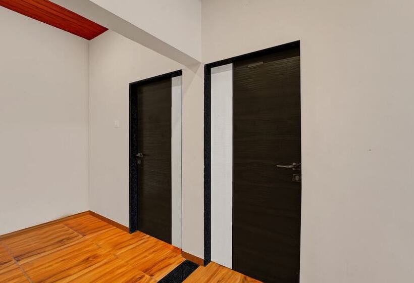 בית מלון כפרי Treebo Trend Breeze Mansion