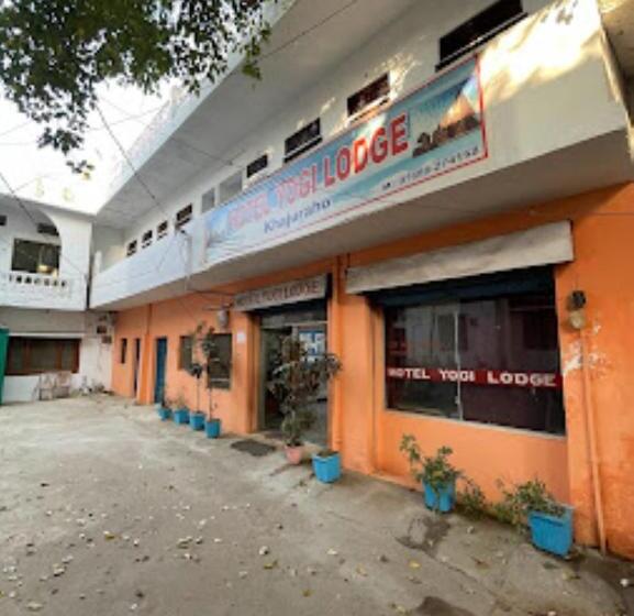 Отель Yogi Lodge , Khajuraho