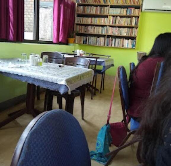 호텔 Yogi Lodge , Khajuraho