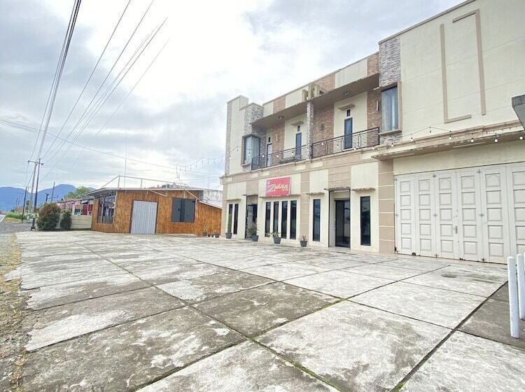 בית מלון כפרי Zahza