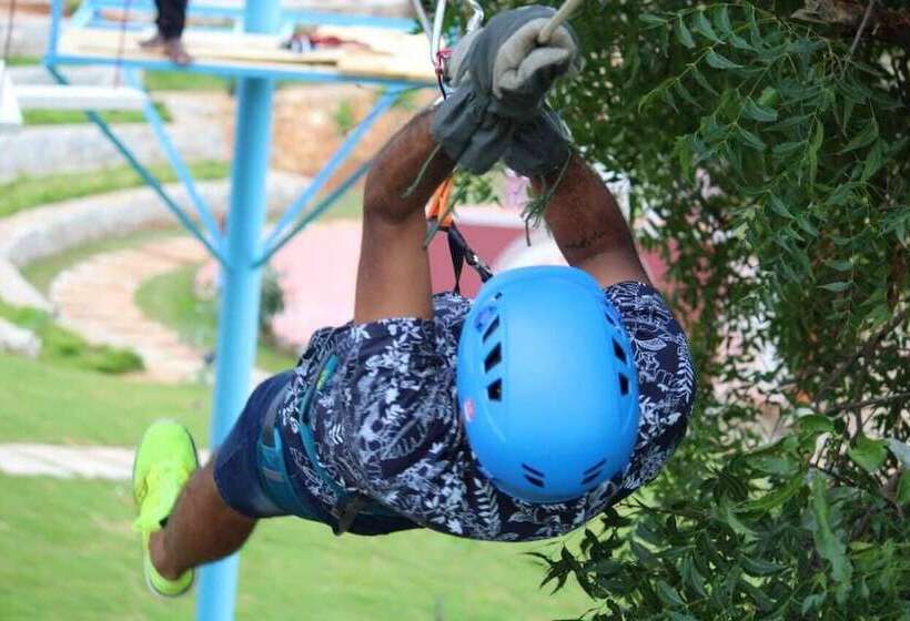 Kaadgal Resort