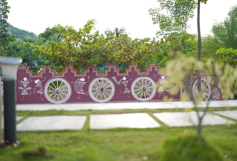Kaadgal Resort