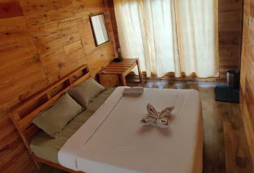 Kaadgal Resort