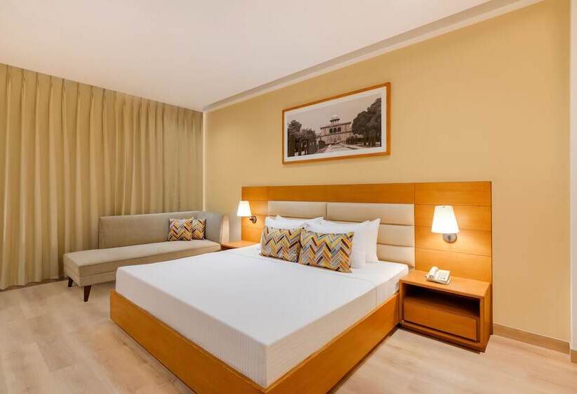 Lemon Tree Hotel Agra