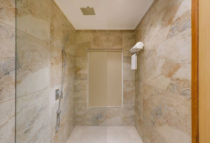 Lemon Tree Hotel Agra