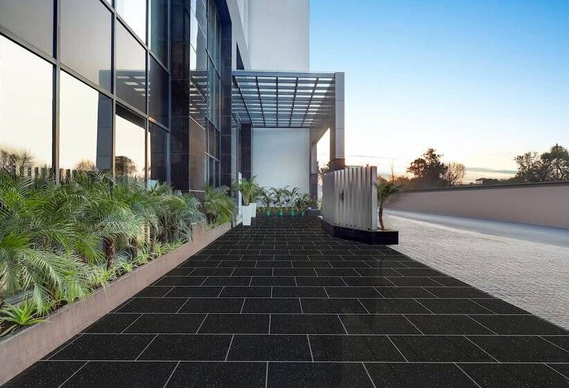 Lemon Tree Hotel Agra