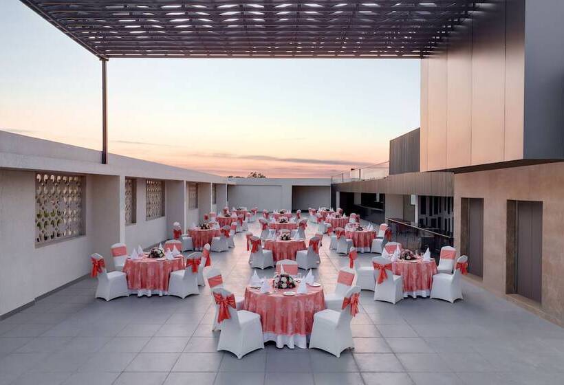 Lemon Tree Hotel Agra