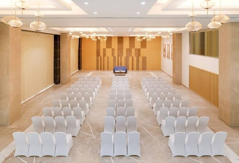 Lemon Tree Hotel Agra