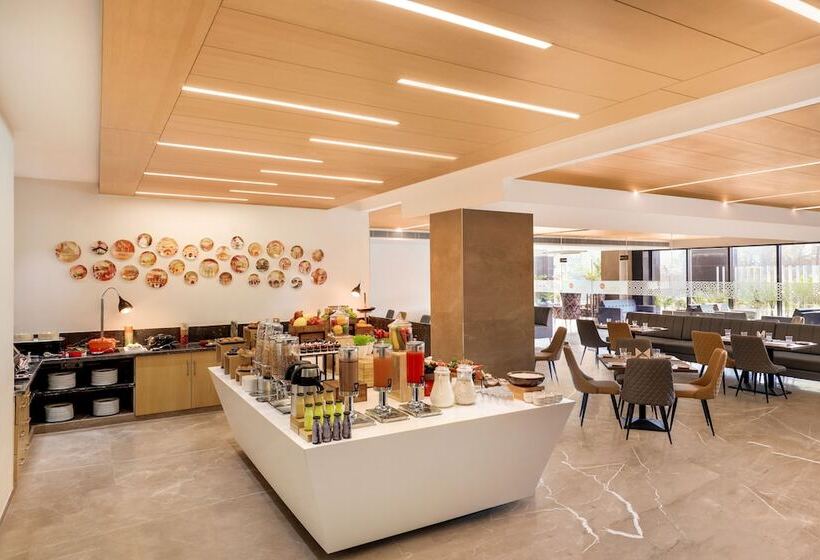 Lemon Tree Hotel Agra