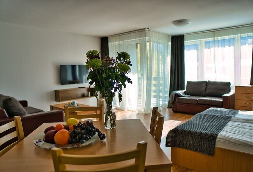 Local Stay Hotel, Bw Signature Collection