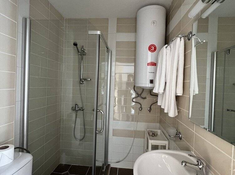 Local Stay Hotel, Bw Signature Collection