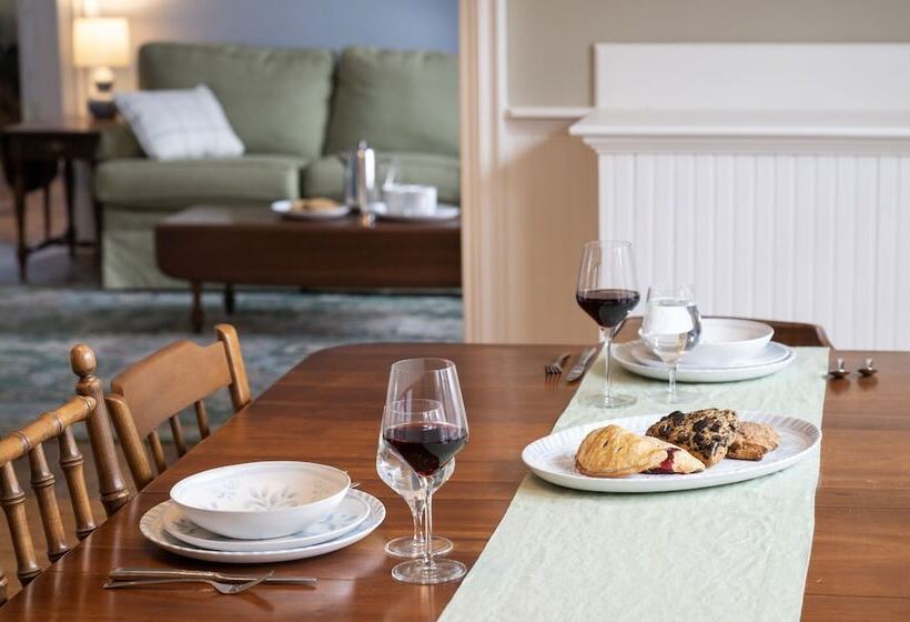 Minerva Bed And Breakfast