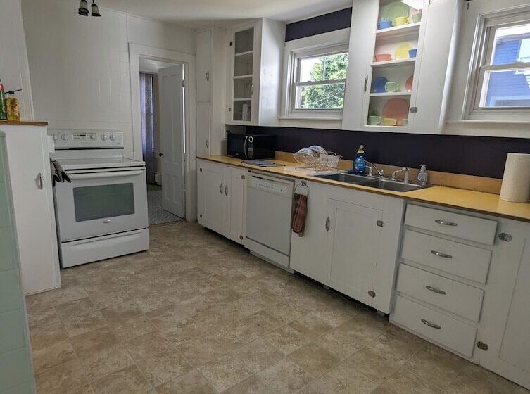 بنسيون Blooming Inn