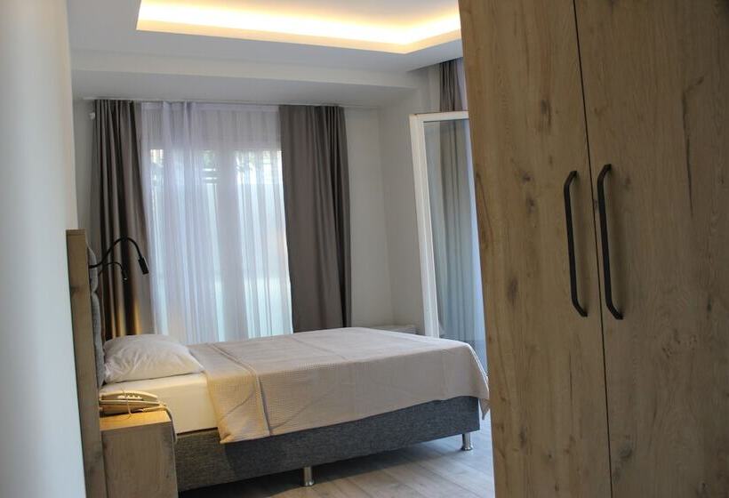 펜션 Buyukada Hotel Carla