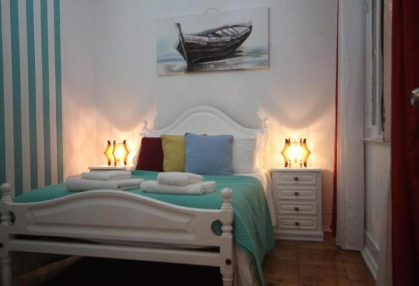پانسیون Nautic M1 R2   Classy & Cozy Double Room With Shared Bathroom In Marques Pombal