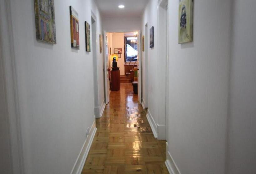 پانسیون Nautic M1 R2   Classy & Cozy Double Room With Shared Bathroom In Marques Pombal