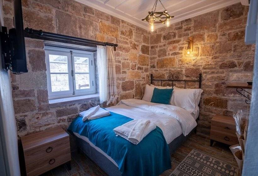 ペンション Cunda Alesta Otel