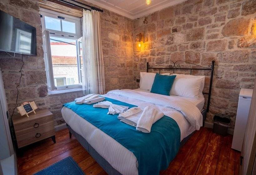 ペンション Cunda Alesta Otel