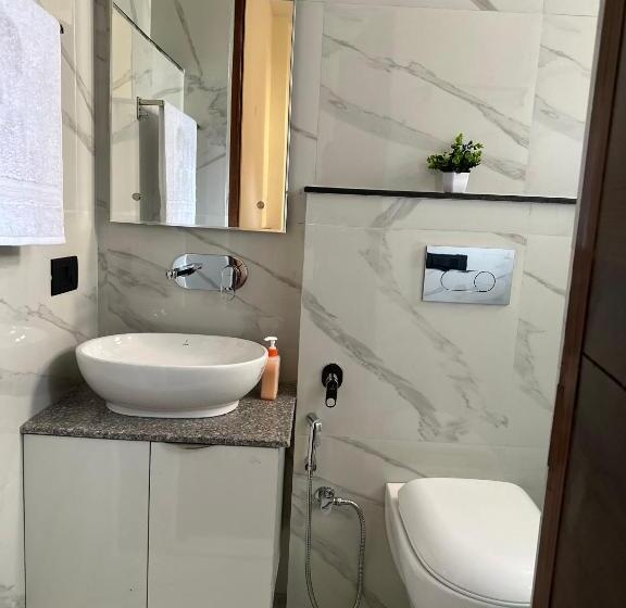 ペンション F S Kasauli