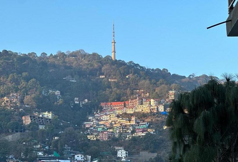 ペンション F S Kasauli