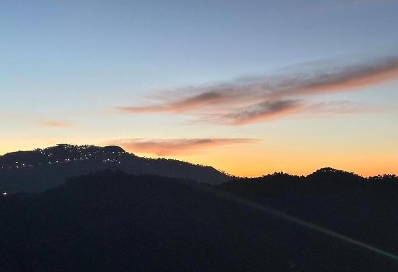 ペンション F S Kasauli